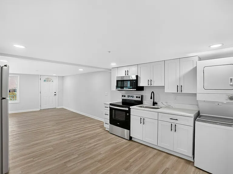 428 S Governors Ave #A — Photo 13
