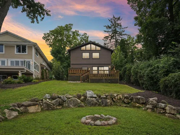 S73W17268 Lake DRIVE, Muskego, WI 53150