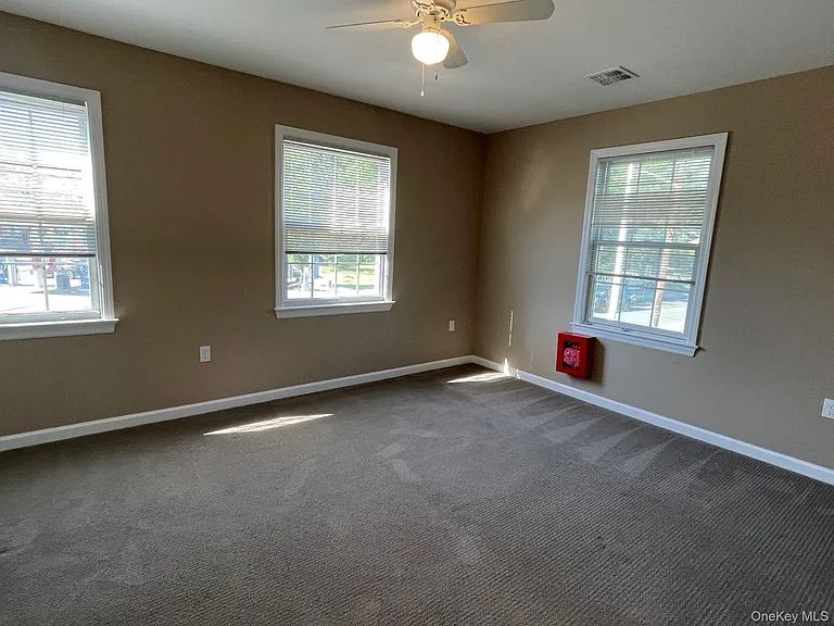 10 Colonial Ave #C — Photo 12