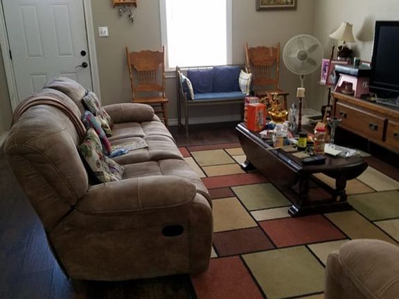 5th image of 831 Avenue O
