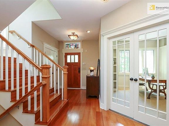 2nd image of 5514 Crestwood Dr