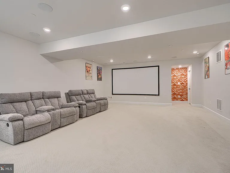 7142 Starmount Way — Photo 70