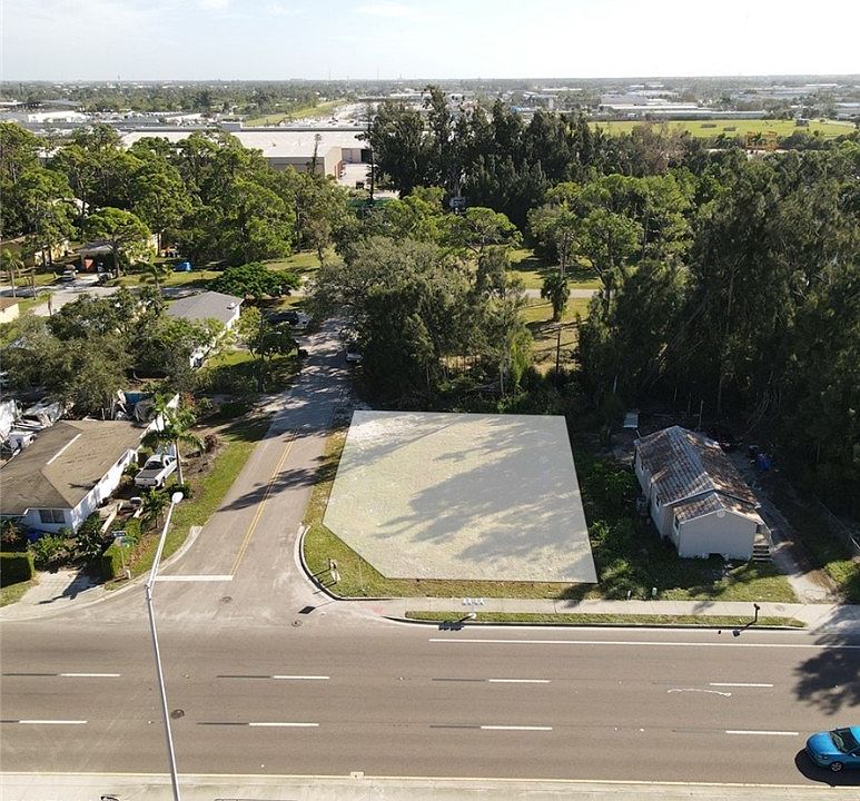 2nd image of 2887 Evans Ave