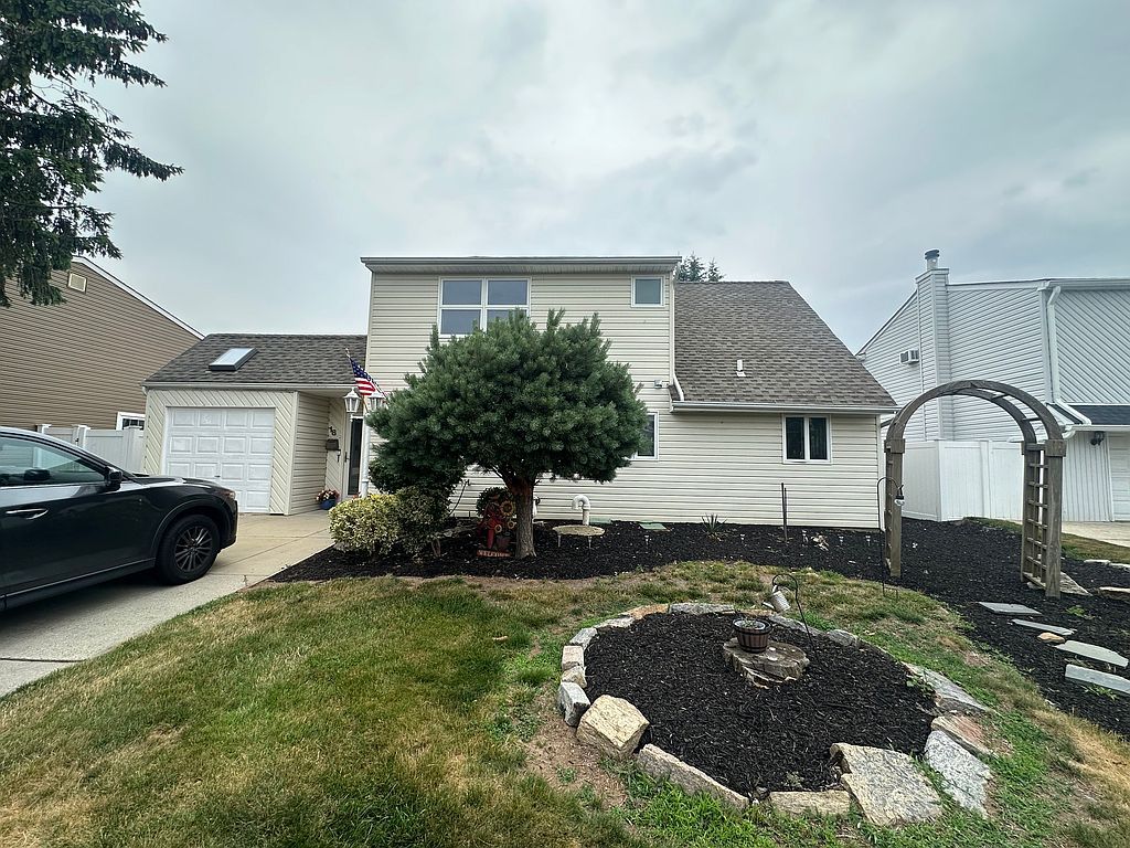 18 Wheelbarrow Ln - Property Image