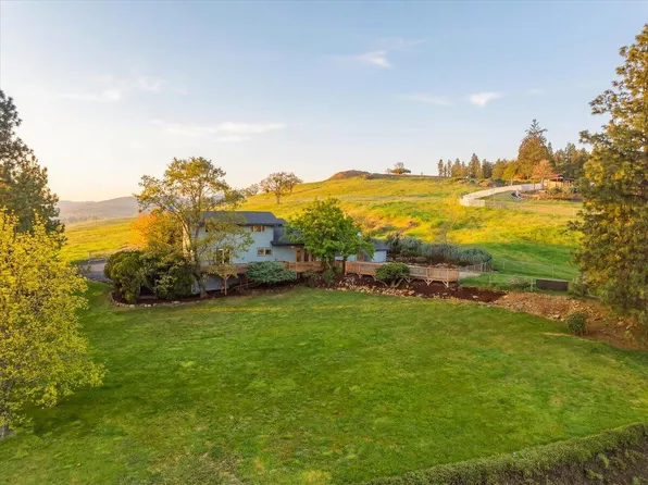 2455 David Ln, Medford, OR 97504