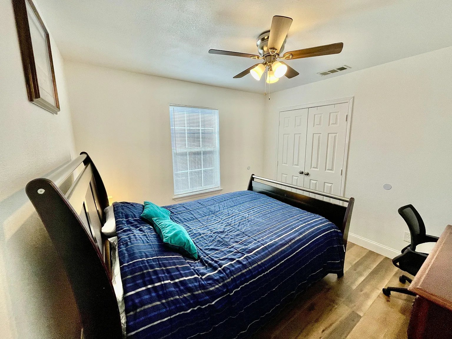4 bed, 3.0 bath, 1727 sqft, $1,035 — Photo 2
