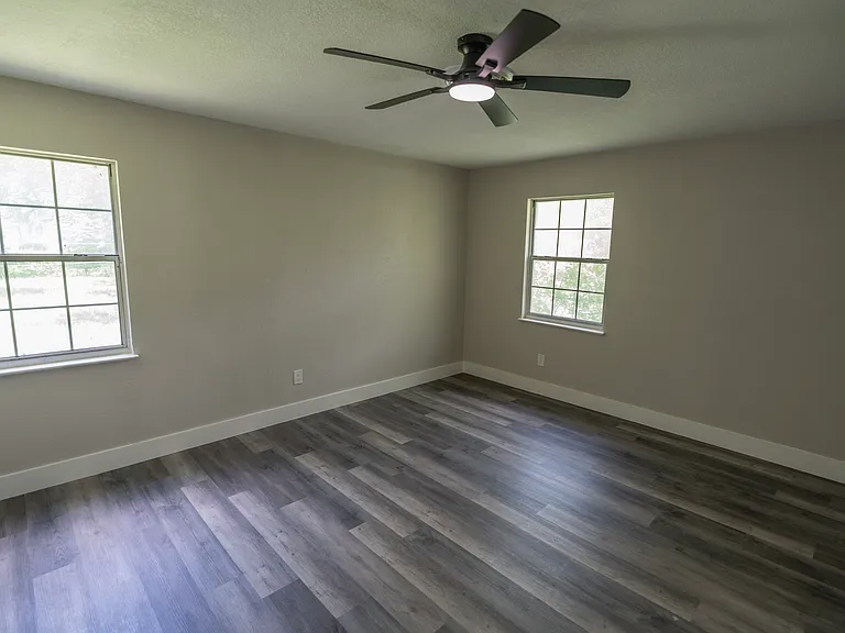 2110 Spikes St — Photo 9