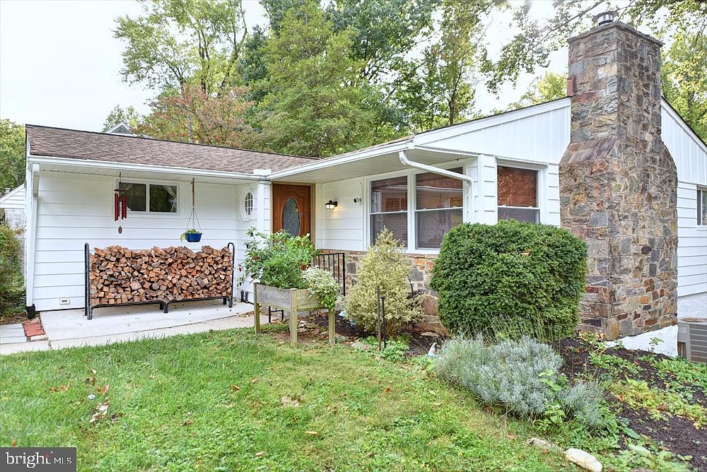 6802 Glenkirk Rd — Country Club of Maryland