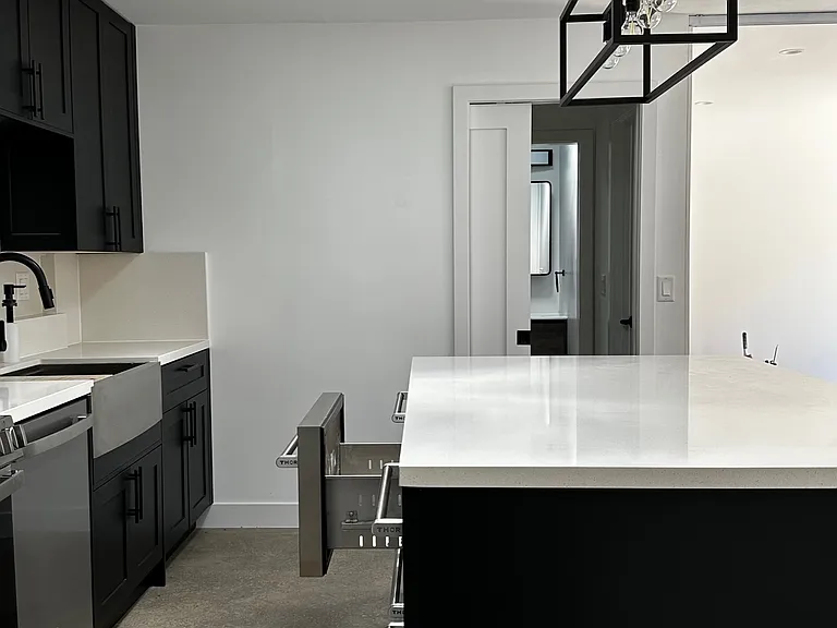 501 1/2 Grand Ave — Photo 2