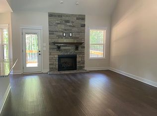 1211 Reda Dr, Clarksville, TN 37042