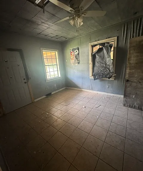 431 E Caldwell St — Photo 8