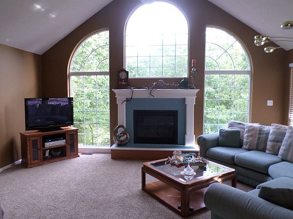 5th image of 614 NW Cortland Dr