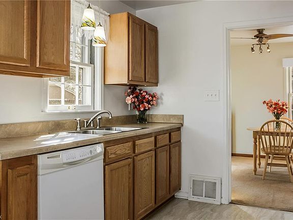 2nd image of 2683 Overbrook Rd