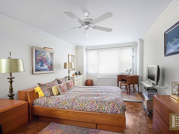 3rd image of 165 W 66th St APT 1A