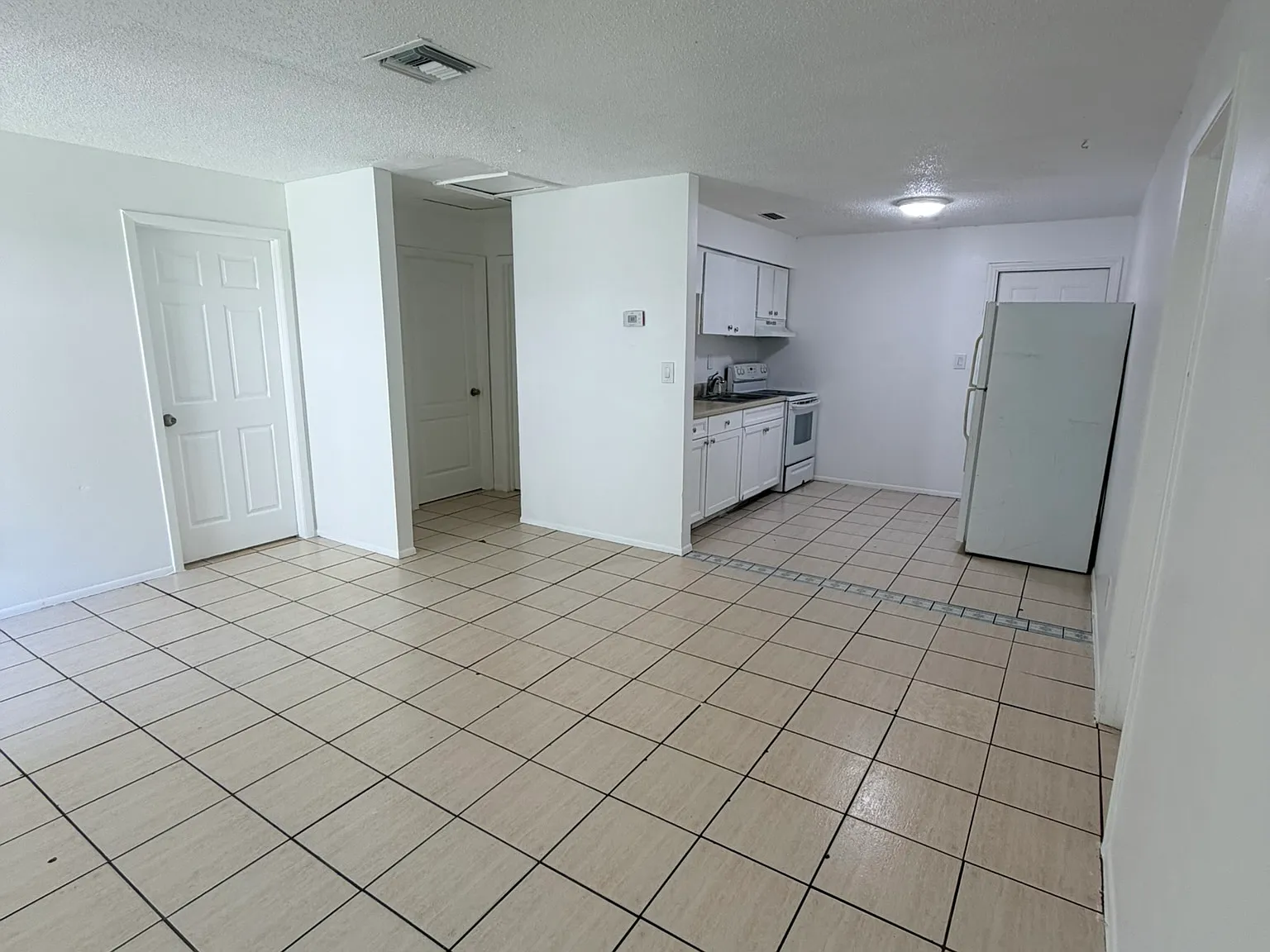 2 bed, $1,200 — Photo 4