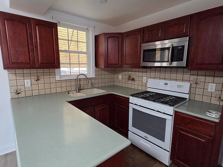 3342 Ashville St — Photo 7