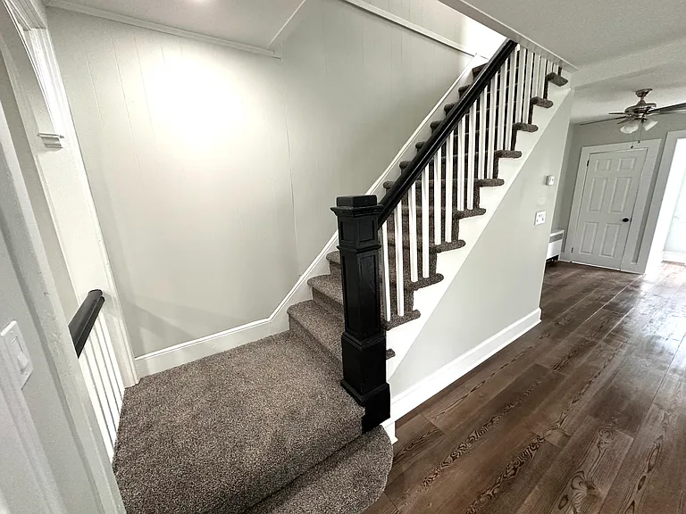 Maple Ave — Photo 16