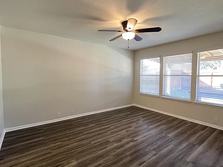 10909 Charreada Trl — Photo 24