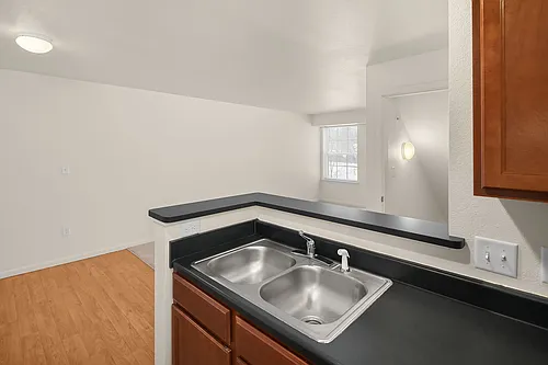 Mallard Pond Apartments & Condos Photo 1
