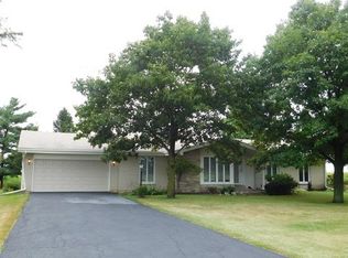 10471 Lee Rd, Waterman, IL 60556