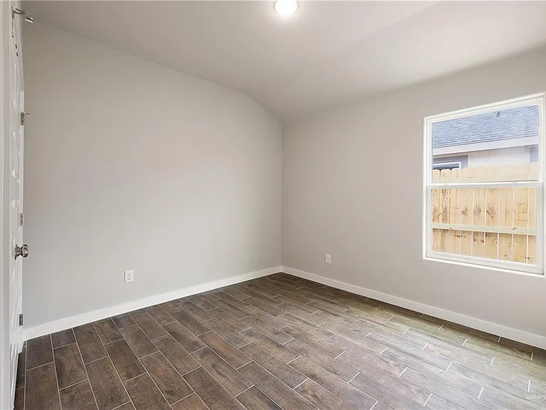 5004 Oleander Ave — Photo 12