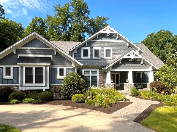 2879 Boston Mills Rd, Brecksville, OH 44141