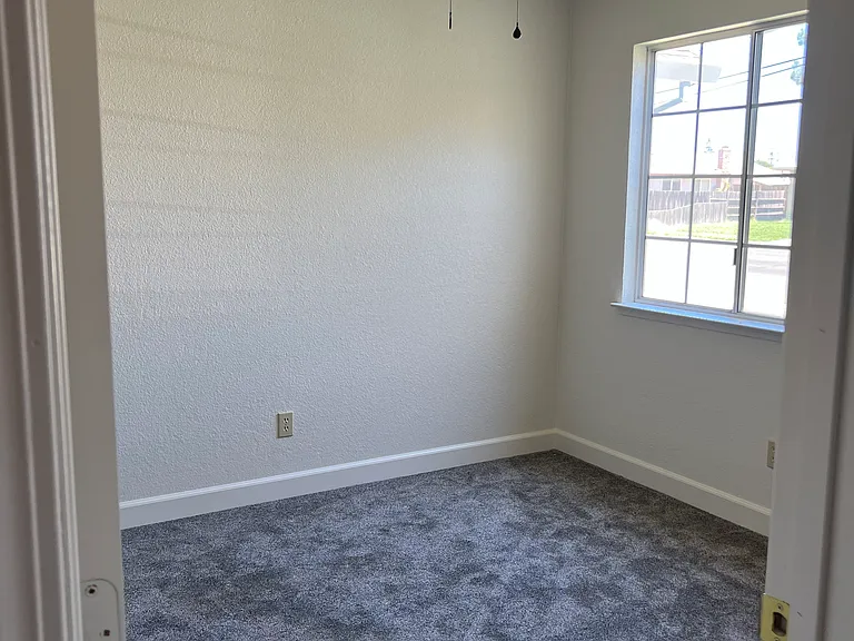 795 Railroad Ave — Photo 13