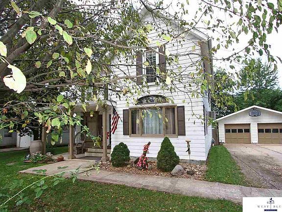 2nd image of 213 Pine St