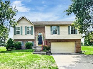 8017 Serenity Lake Dr, Middletown, OH 45044