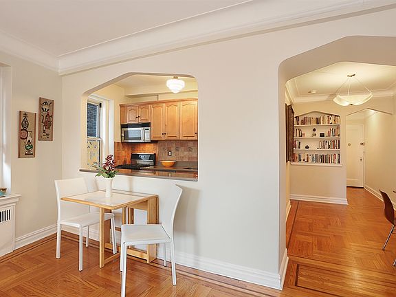 2nd image of 250 Cabrini Blvd APT 3E
