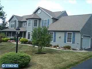 2nd image of 32 N Iroquois Ln