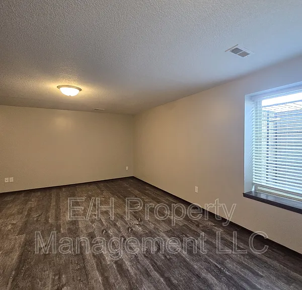 5903 N Millsboro St — Photo 36