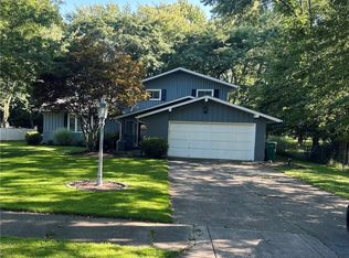 3618 Steven Dr, Seven Hills, OH 44131