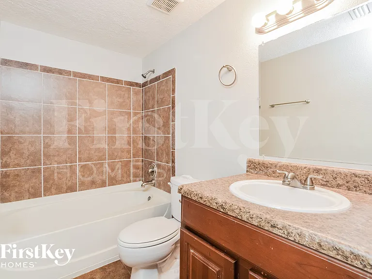 531 Martin Place Blvd — Photo 14