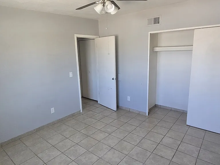 457 E Quail Ave #3 — Photo 2