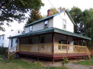 602 E Gilmore St, Angola, IN 46703