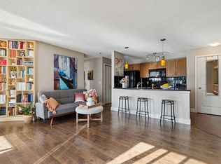 121 E Village Hts SW #3, Calgary, AB T3H2L2