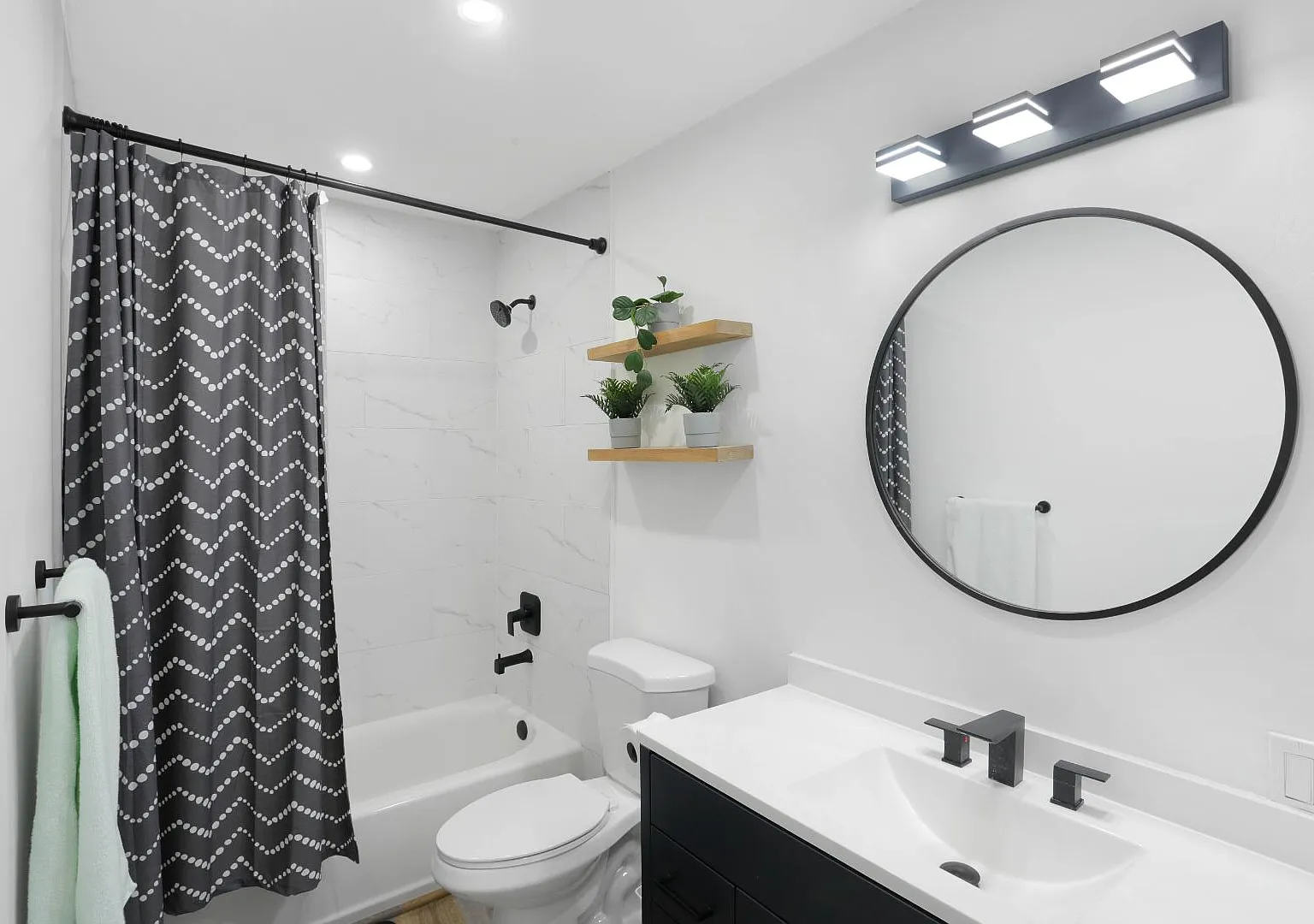 3050 Rue Dorleans #201 - Rue #201 — Photo 4