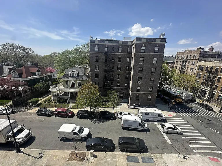 1902 Beverley Rd #5 — Photo 6