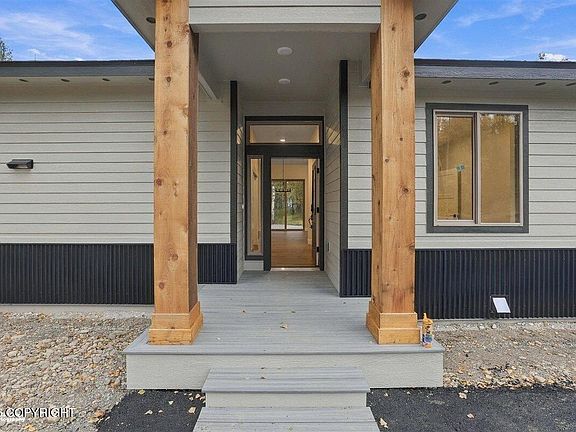 3rd image of 8066 E Dale Cir