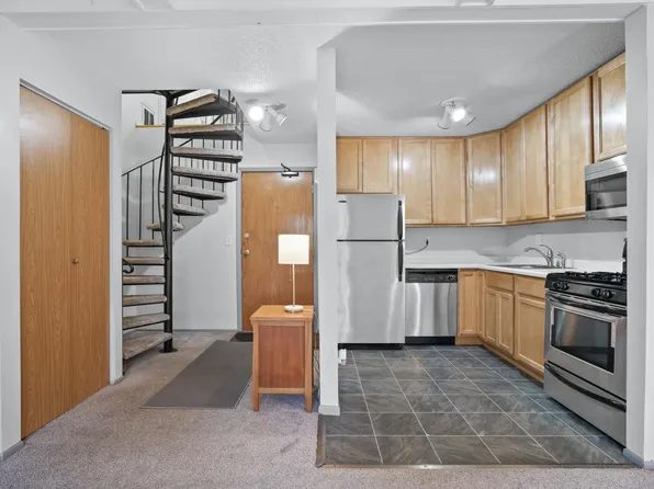 7182 72nd Ln N APT 223, Brooklyn Park, MN 55428