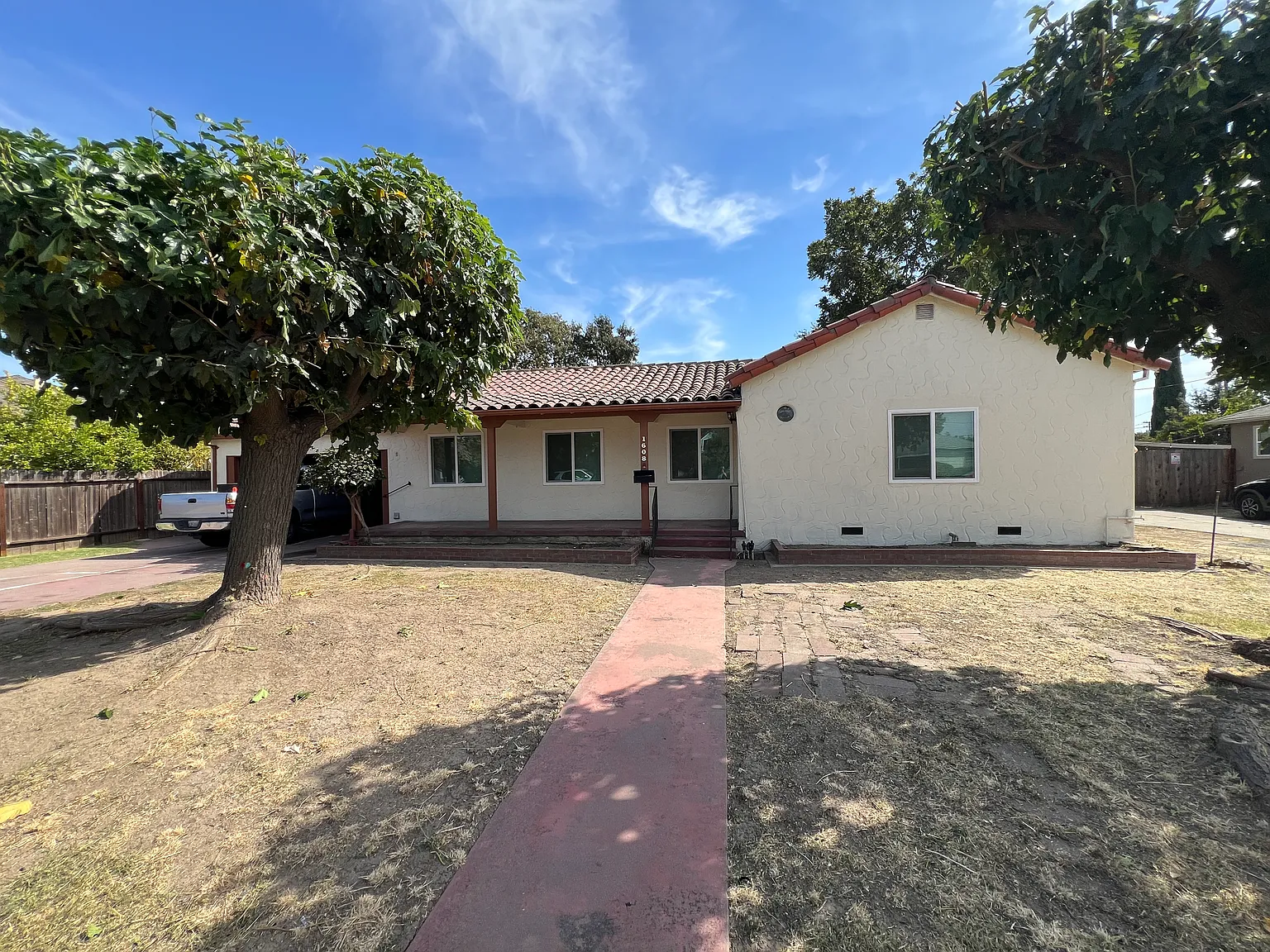 3 bed, 1.5 bath, 1262 sqft, $2,049 — Photo 1