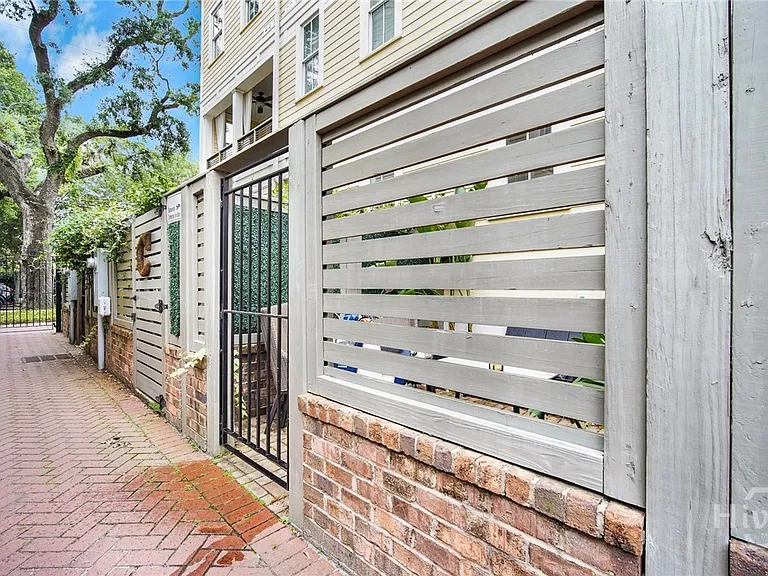 718 Tattnall St — Photo 10