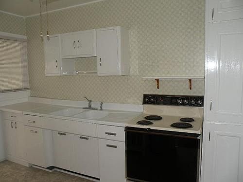 5th image of 823 Mississippi Ave NE