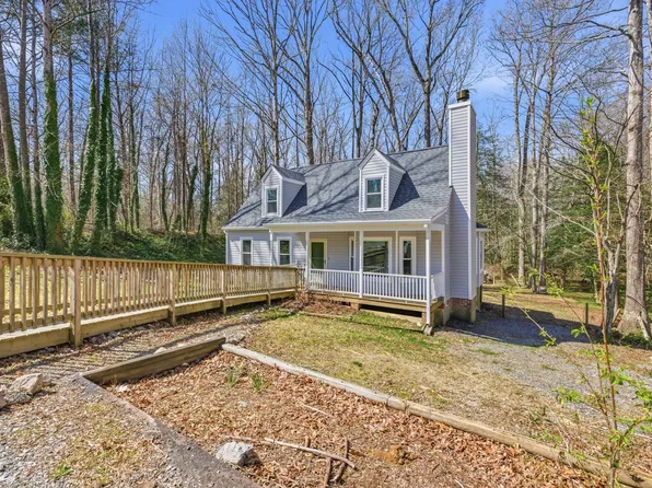 2760 Mistwood Forest Dr, Chester, VA 23831