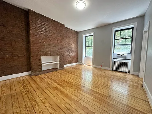 Rented by Camelot Realty Group | media 2