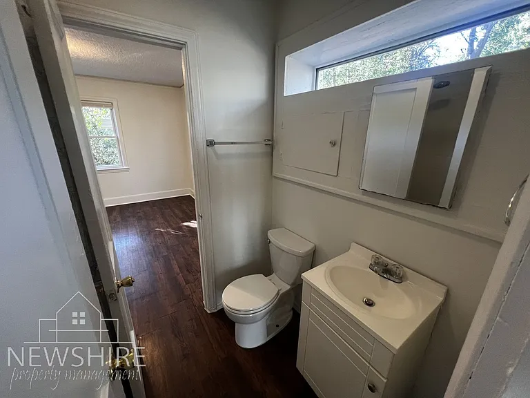 4 Prancer Ave — Photo 4