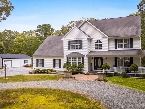 8 Eaglewood Dr, Galloway, NJ 08205