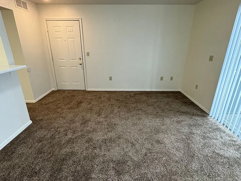10827 Ustick Rd #203 — Photo 4