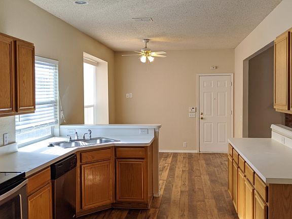 5th image of 4719 Park Bend Dr